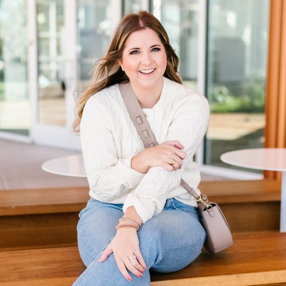 Meet your Posher, Angela - Picture 2 of 6